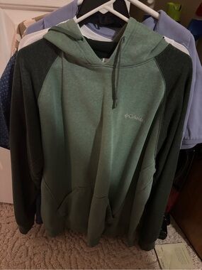 Columbia Men's Two-Tone Green Hooded Pullover Sweatshirt